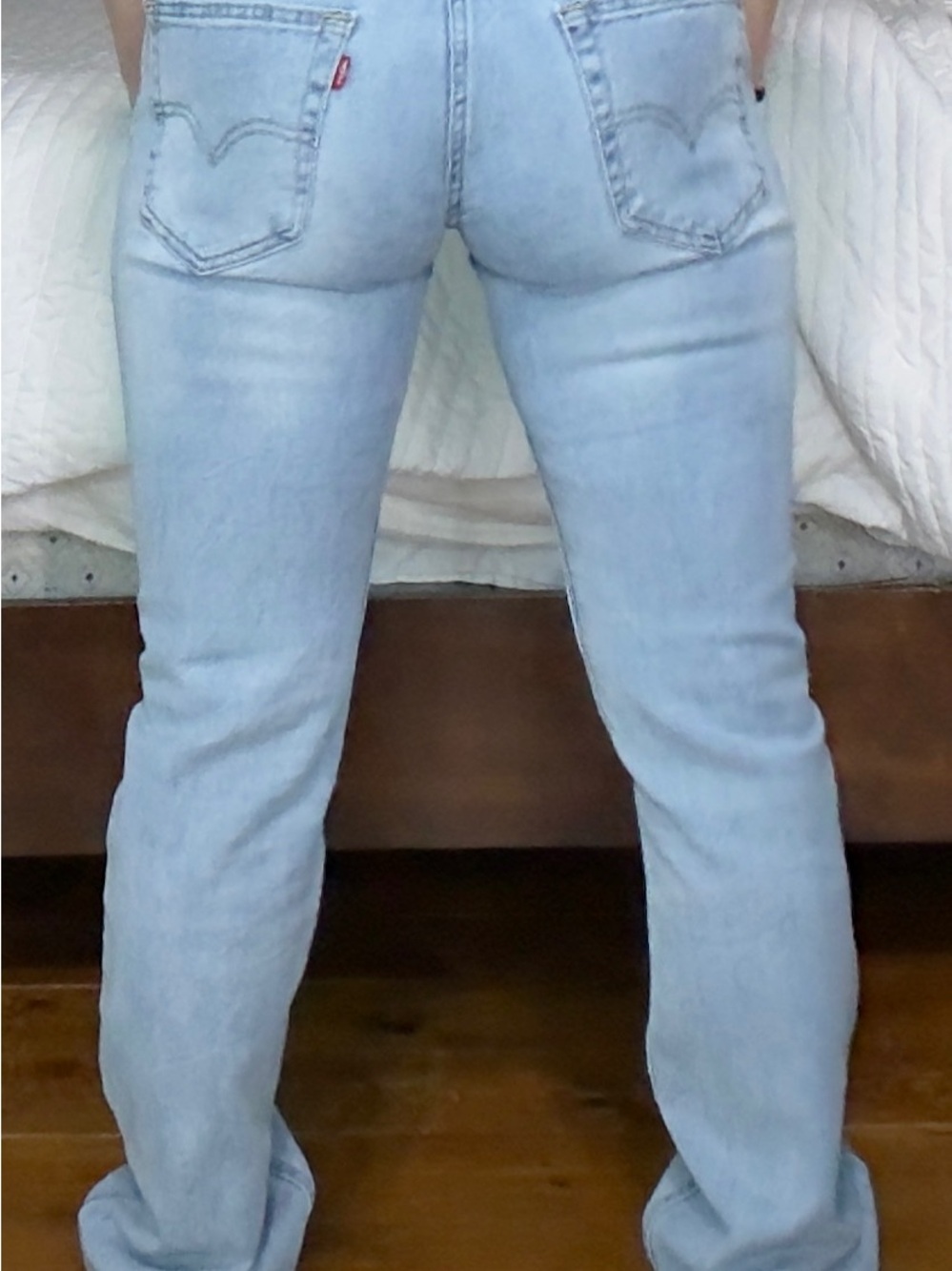 Levi's Men's Light Blue Relaxed Jeans - Classic Back Pocket Style